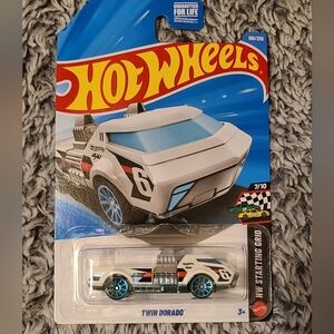 Hot Wheels Twin Dorado HW Starting Grid